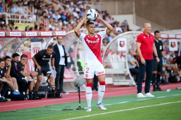 World Sports: Barcelona no longer considers introducing right-back, Wanderson is no longer in the summer signing plan
