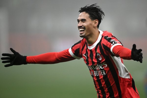 Reporter: Reindez s fixed transfer fee is 55 million pounds, and Alkmaar will receive 10% of the score