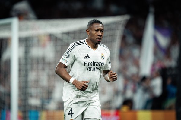 The injury time lasts for more than 1 year! RONICK: Bayern seriously considered signing Alaba back before he was seriously injured