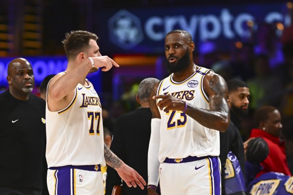 Wen Pang: James is not anxious at all now, and the real pressure is on the Lakers