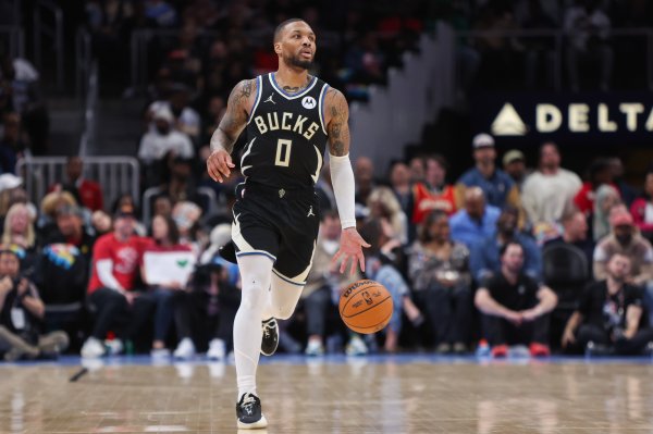 Famous reporter: It is currently expected that Lillard will not sign any team in the new season, and he will get & for a long time to recover