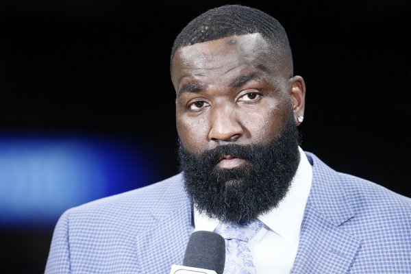 Celtics boss: Some players  families are not allowed to participate in the 24-year championship parade, and the latter is always criticized
