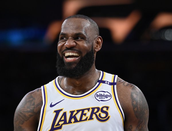 Buha: The relationship between James and the Lakers is not the most harmonious period. Let s think about it for yourself.