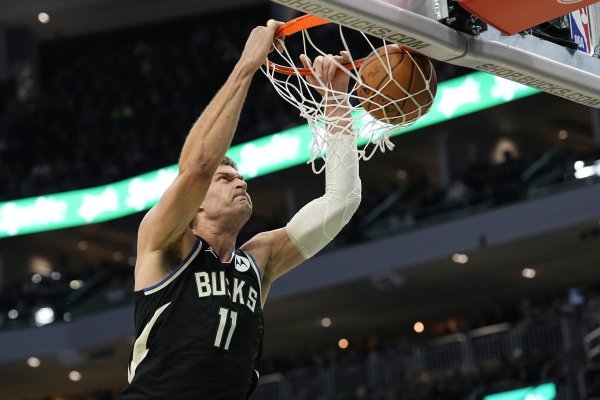 Join the Clippers ~ Daluo once strongly considered returning to the Lakers to play the starter, but was worried about the uncertainty of James  future