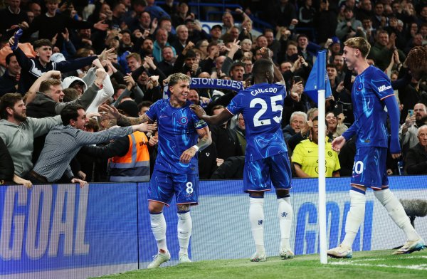 The expert! Chelsea s two Champions League + this year s Club World Cup final are not favored, but they both won the championship