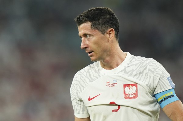 Polish new coach: It is wrong to deprive Lewandowski s armband, his excellent data is not played in Saudi Arabia