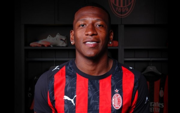AC Milan official: Esturpinian will wear No. 2 jersey in the new season