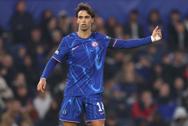 Reporter: The total price of Felix s transfer fee exceeds 50 million euros, and Chelsea will still get a share in the future