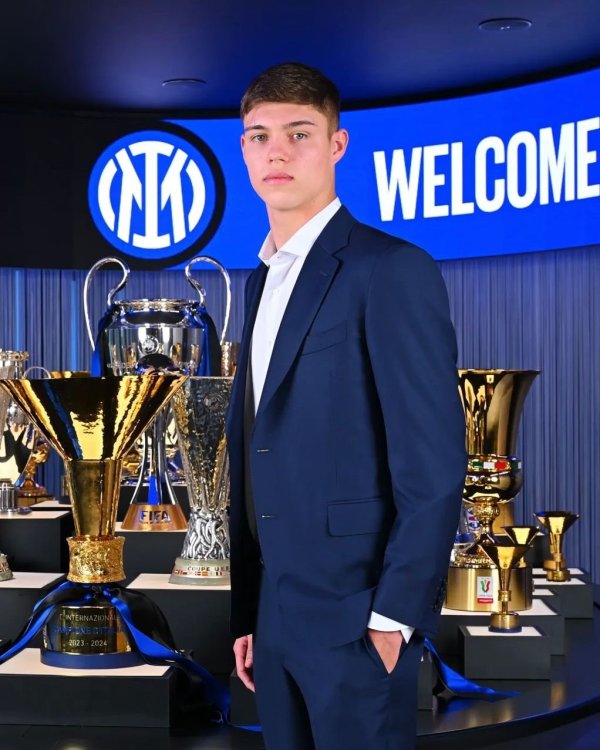 Reporter: Russian Premier League team Zenit started transfer negotiations for Palacios, Inter Milan wants to sell forever