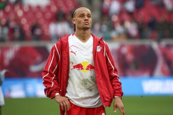 Desky Sky: Tottenham told Leipzig that she wanted to sign Simmons, and Leipzig asked for a 70 million euro to settle the bill once