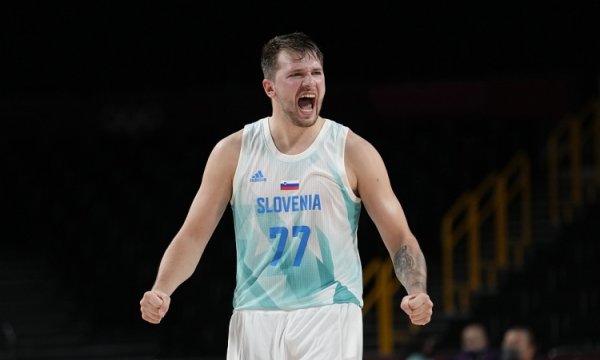 The fifth triple-double in European Championship history! Doncic scored 26 points, 10 rebounds and 11 assists in 30 minutes to lead the team to win the first victory