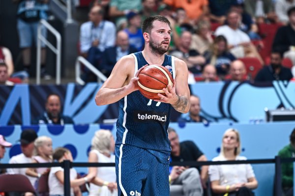 Media person: Doncic leads the team in multiple data items, and I can’t help but think of someone saying that he is not good at managing his figure