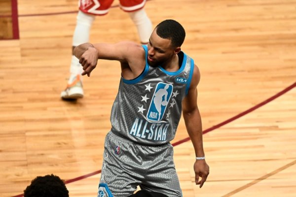 Curry talks about looking back early and 3 points Origin: 13 years of playoffs, McGee kept calling me when I shot