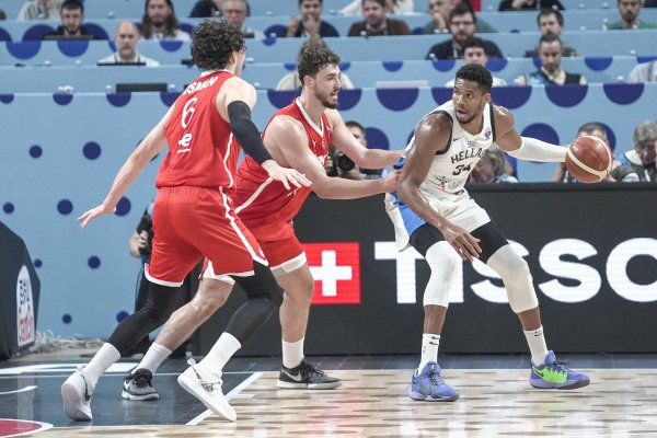 Comparison of data from Antetokounmpo & in the European Championship! 10 statistics Antetokounmpo s 8 items are the advantage!
