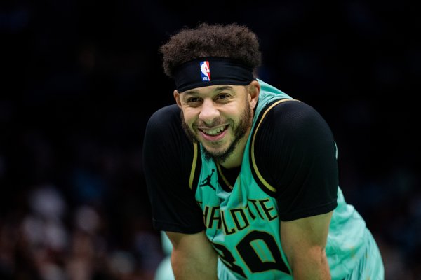 Brothers are really coming on the same stage! Stein: The league generally expects the Warriors to sign Seth Curry!