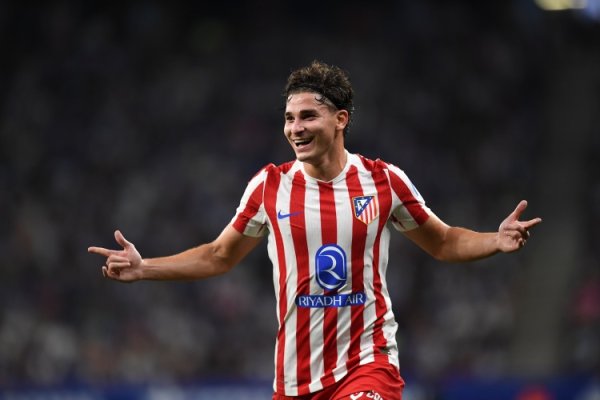 Merson: Manchester United s football style is not suitable for Sheshko, they need a striker like Spider