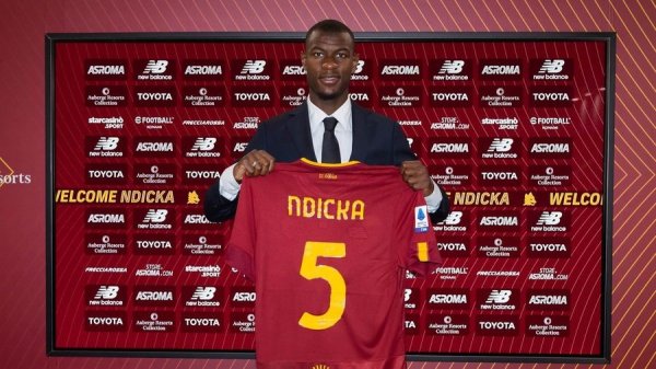 Reporter: Roma s main central defender Endica did not have a muscle strain, and was replaced only because of cramps