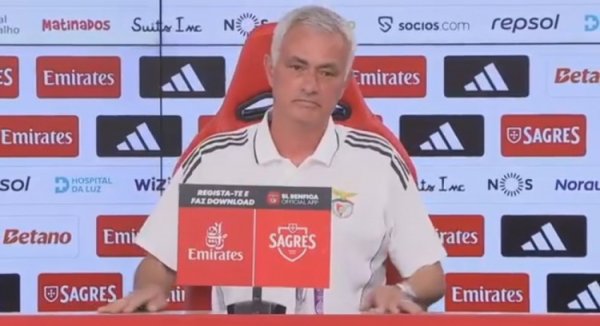Mourinho asked the reporter back: I really want to know how much I earn? How much do you earn? Don t ask me if you don t want to say it