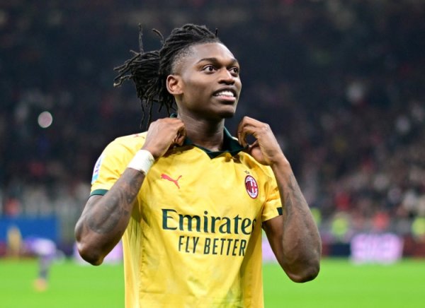 Hernanes: Uncle Jon has only made two mistakes this season, which were restricting Leo and letting him play center