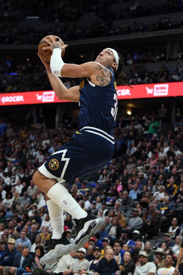 Only played for 25 minutes! Gordon scored 17 points on 6 of 11 shots, & plus/minus +17, and 1 of 6 three-pointers on callbacks.