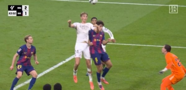 Former referee talks about El Clasico: Huizen s foul on Kubasi was not a foul and Pedri should have received the second yellow long ago