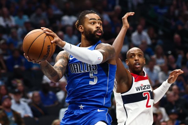 Famous reporter: Flagg is currently unsuccessful as a point guard. Russell can organize but is not reused by Kidd.