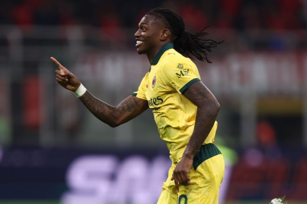 Candidate list for Milan s best goal in October: Leo s shot from outside the penalty area is shortlisted