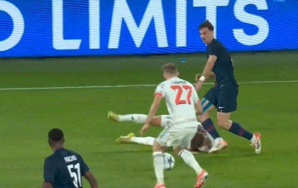 Suffered a hidden loss! After Kimmich fell to the ground, he was kicked in the head by Fabian. The referee did not say anything.