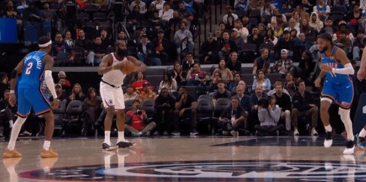 This is ability! Harden passed the ball very well without looking at people, and Kris Dunn easily made a quick layup.