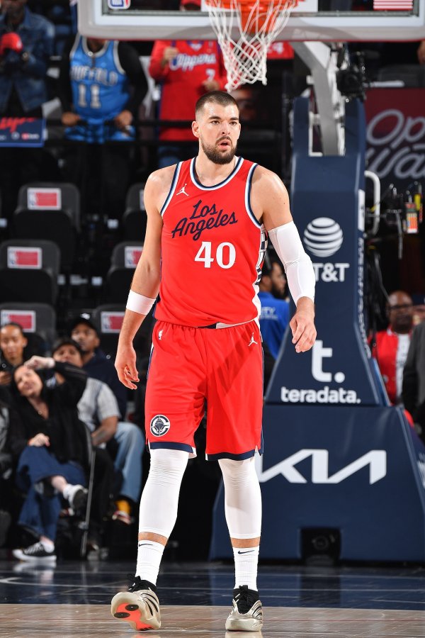 Zubac talks about the team’s collapse in the second quarter: It’s our fault that we didn’t defend back& and gave the opponent a good chance& and missed the ball