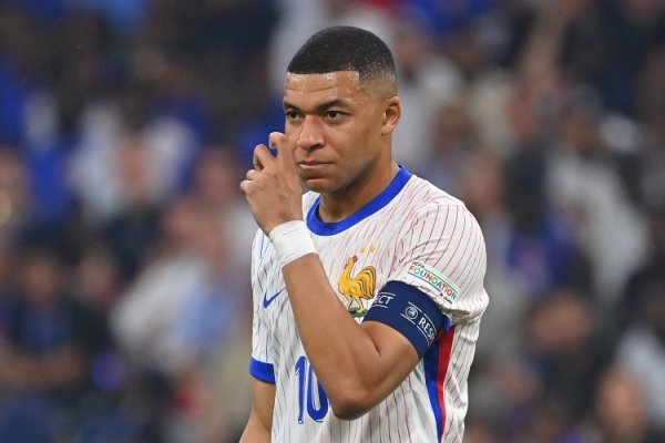 Beyond Messi! Mbappe becomes the youngest player to reach 400 goals this century