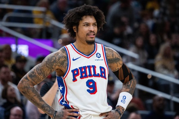 What s the fight? Oubre went 0 for 4 without scoring in the first quarter and only had 1 rebound, 1 assist and 2 steals before flying to the basket with an empty basket.