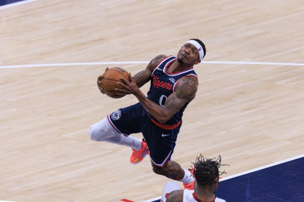 Chasing Dreams: Stop using Powell to belittle Bill. Powell’s annual salary is 20 million, while Bill’s is 5 million.