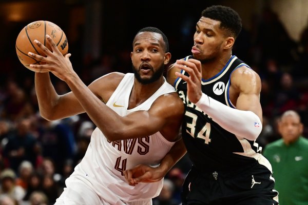 NBA Classics: The Bucks lost to the Cavaliers, the Clippers struggled to defeat the 76ers, and the Thunder defeated the Pelicans